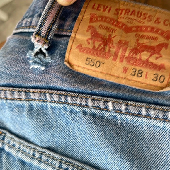 Levi’s 2 pair bundle mens size 38 x30 relaxed fit light  medium wash - Picture 11 of 17